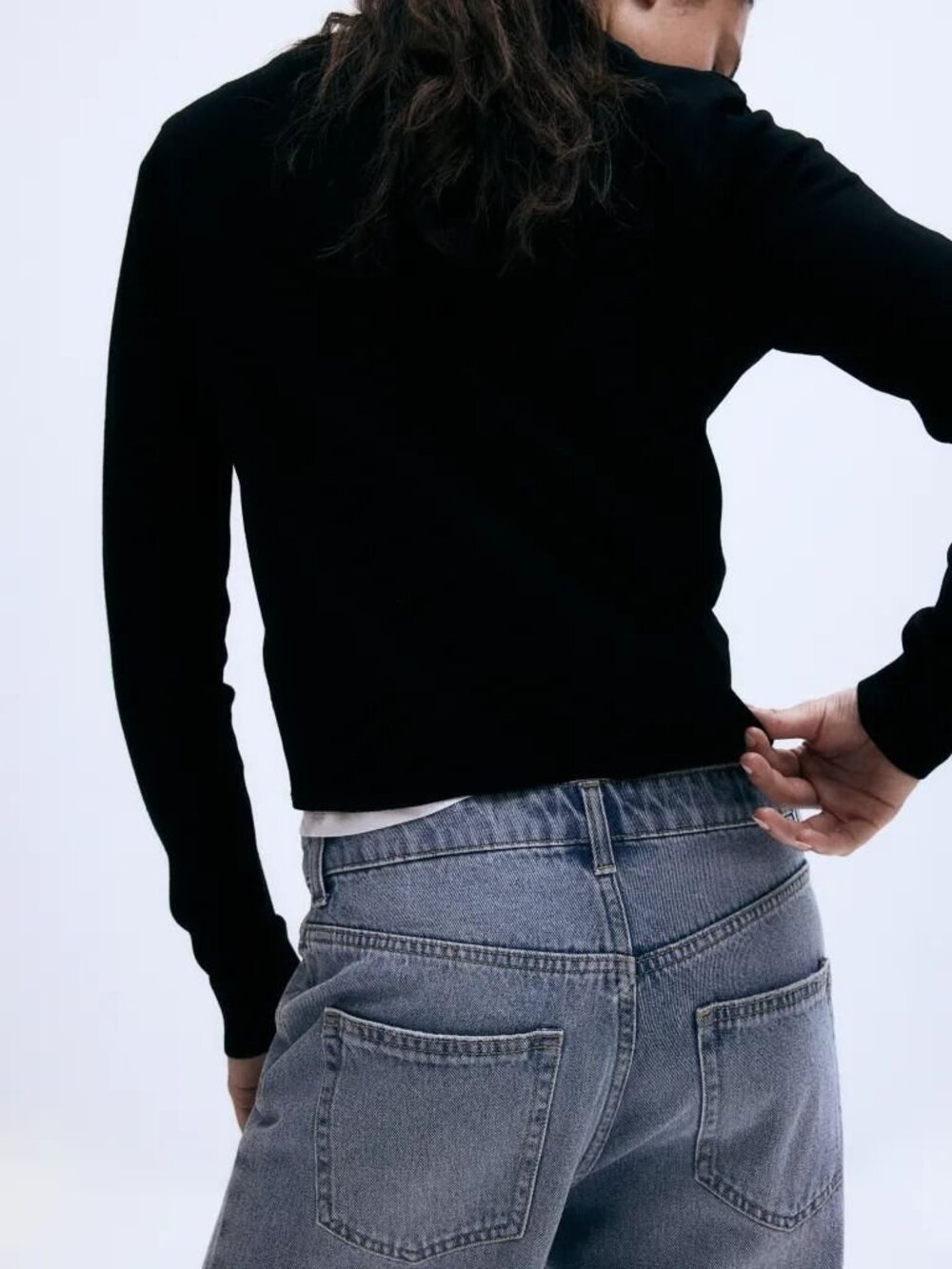 NEW H&M Black Crewneck Button-Front Women's Cardigan, Black - Picture 4 of 7
